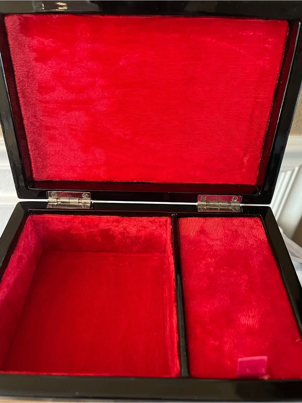Egyptian Themed Black and Gold Lacquer Wind Up Musical Jewelry Box Red Velvet